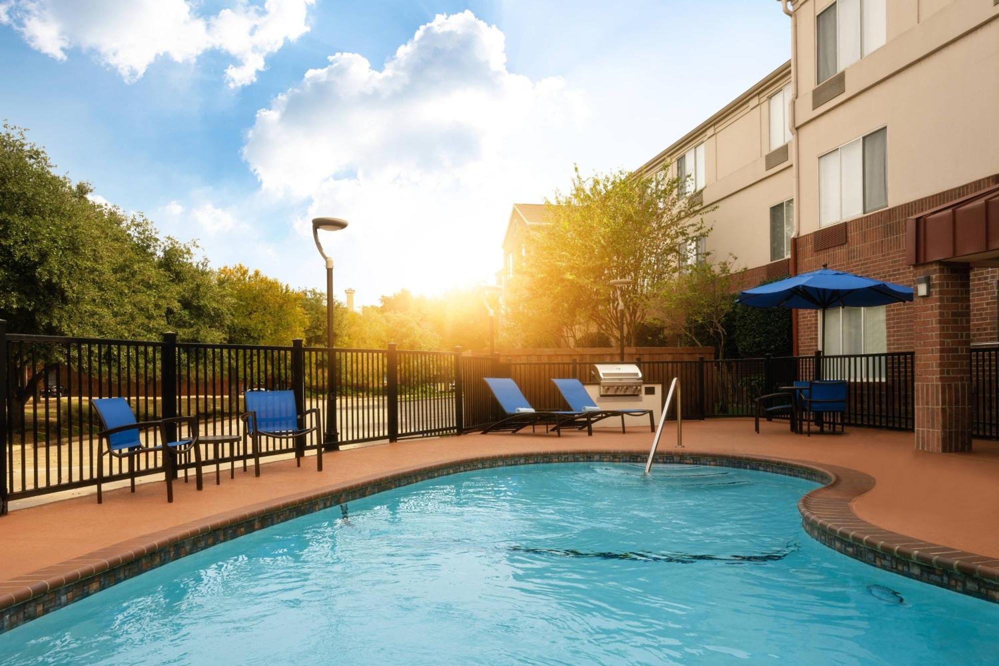 Springhill Suites Dallas Arlington North Exterior photo
